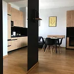 No82 Yellow Apartamento *