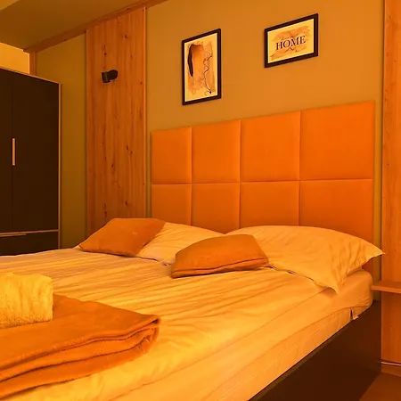 No82 Yellow Apartment Zator
